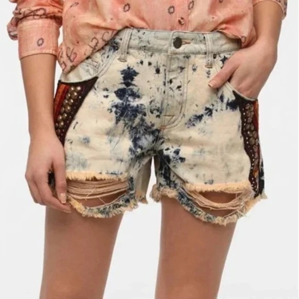BDG Denim Shorts Womens 27 Blue Freja Mid Rise Acid Wash Distressed Embroidered